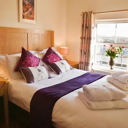 Retreats Islandview 3* Roundstone