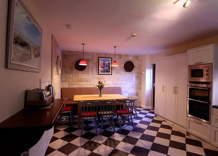 Retreats Islandview Roundstone