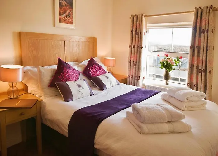 Retreats Islandview 3* Roundstone